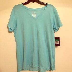 XL women’s Teal Nike v-neck T-shirt. NWT